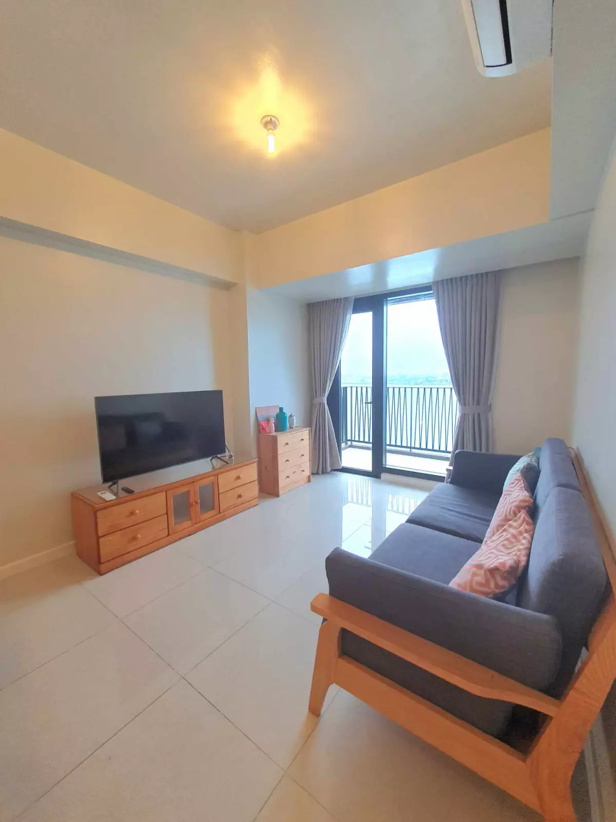 2 BEDROOM CONDO UNIT FOR RENT — 2 Bedrooms in F.E. Zuellig Avenue, Mandaue City, Philippines — Photo 2