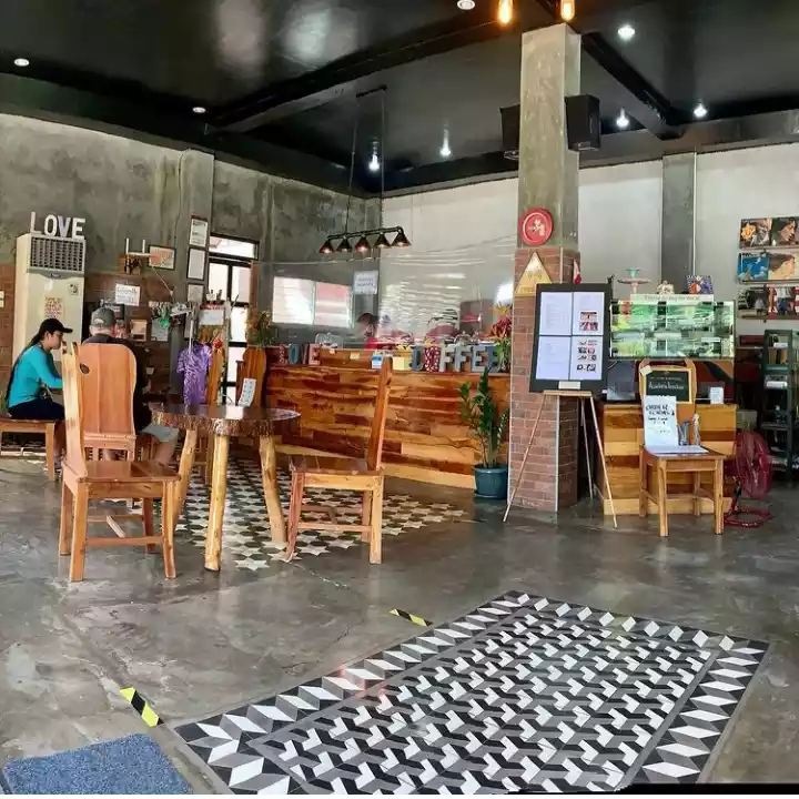 COMMERCIAL LOT AND BUILDING FOR SALE — Building in Bacong, Negros Oriental, Philippines — Photo 6