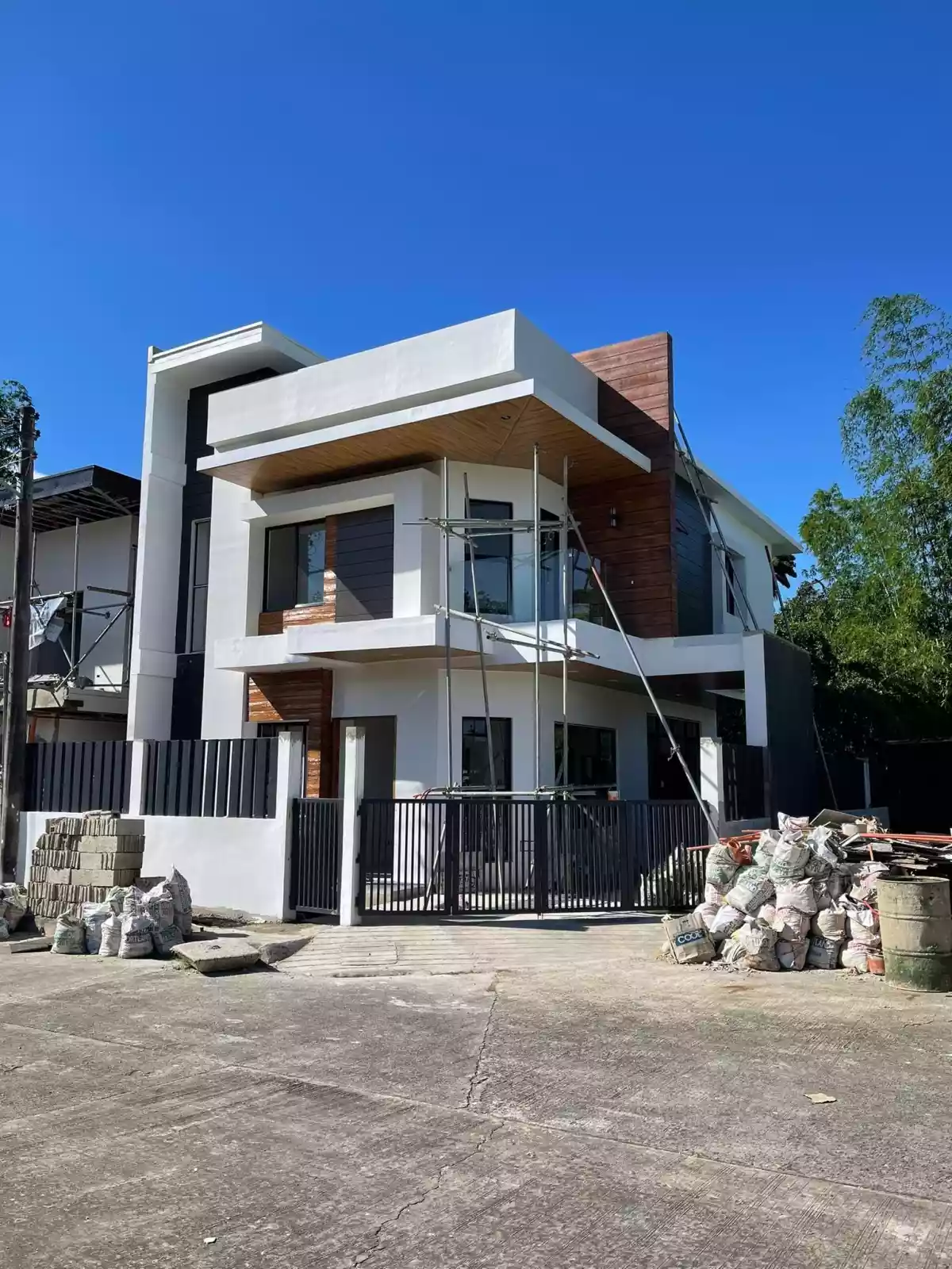House and Lot for Sale - photo 2