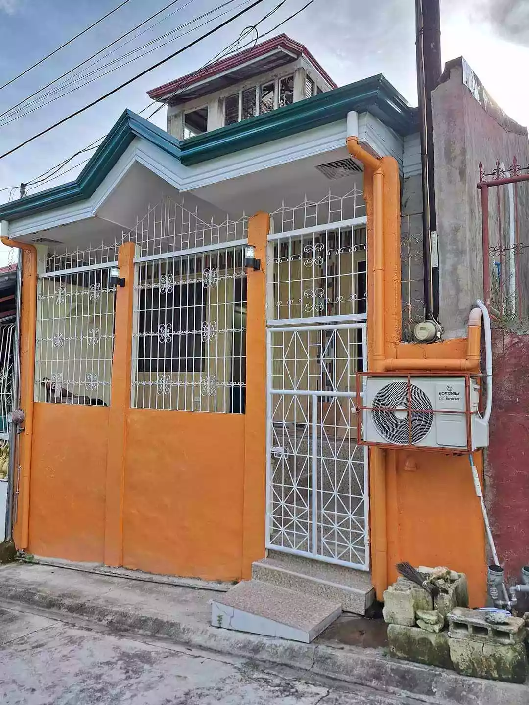 HOUSE FOR RENT