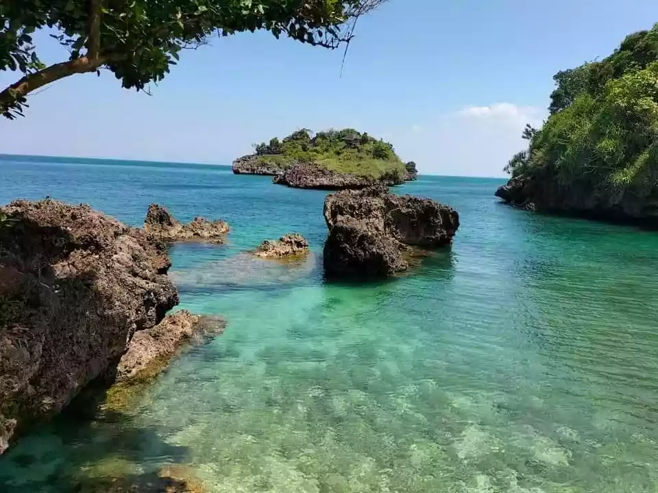Open photo 15 of 16 — Beach lot in Guimaras
