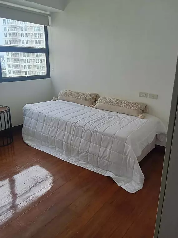 Open photo 15 of 16 — For Sale or Rent: Luxe Fully-furnished 3-Bedroom Unit with Maids Quarter & Parking at Avalon in Cebu Business Park