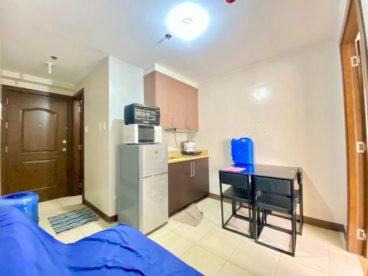 FURNISHED 1BR UNIT FOR RENT at Ridgewood Towers — 1 Bedroom in Carlos P. Garcia Avenue, Taguig, Metro Manila — Photo 4