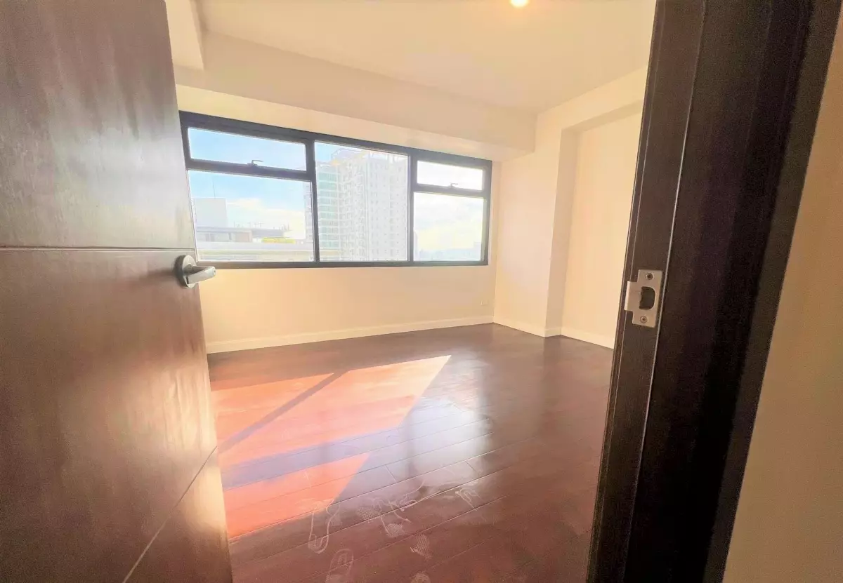 Open photo 17 of 21 — 1Bedroom Alcoves for SALE Cebu Business Park with parking