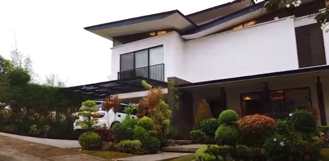 House and lot - photo 5