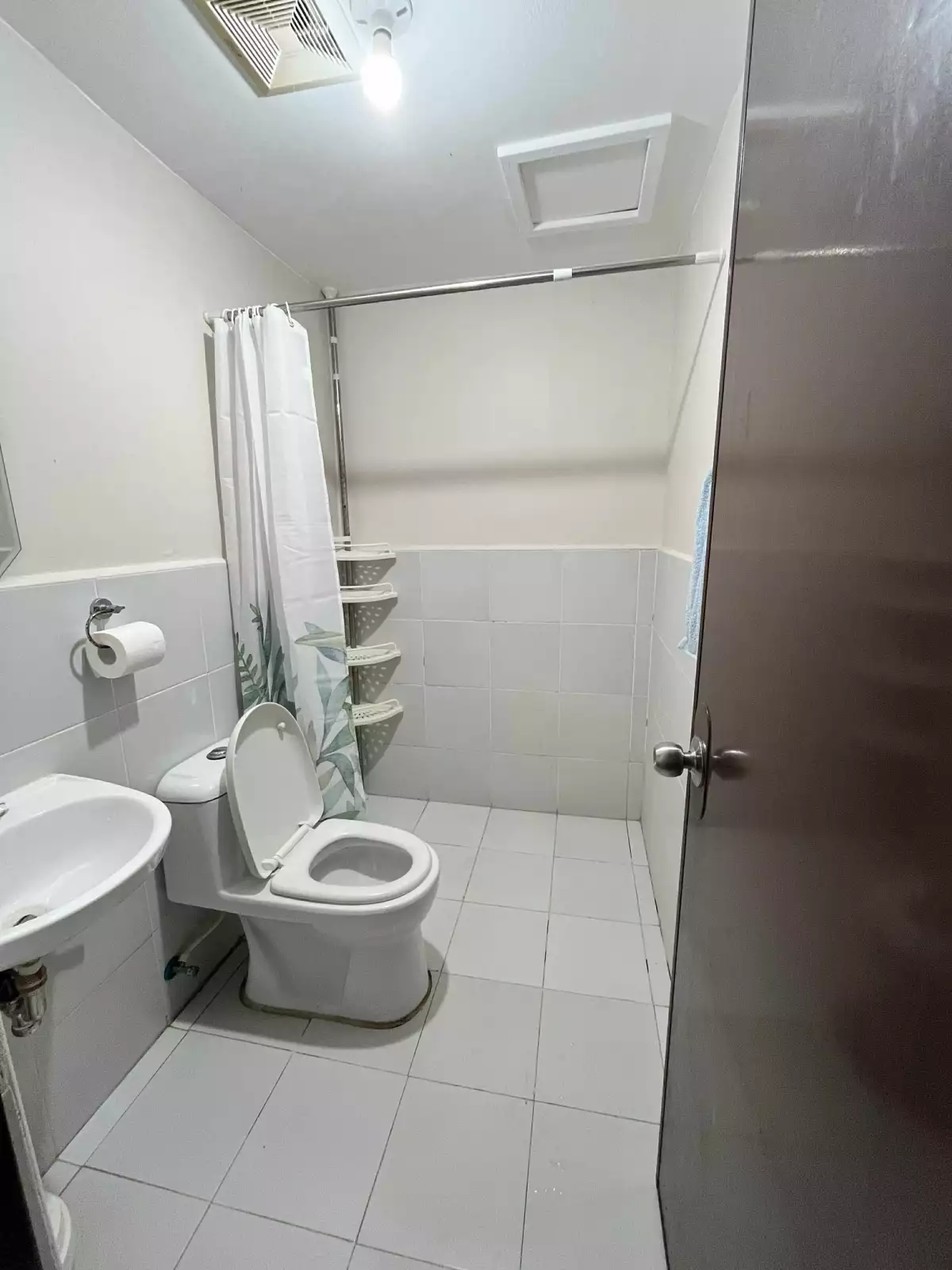 2 Bedrooms Condo Unit at Saekyung Village Phase 2, Mactan — 2 Bedrooms in Marigondon Beach Road, Lapu-Lapu City, Central Visayas — Photo 7