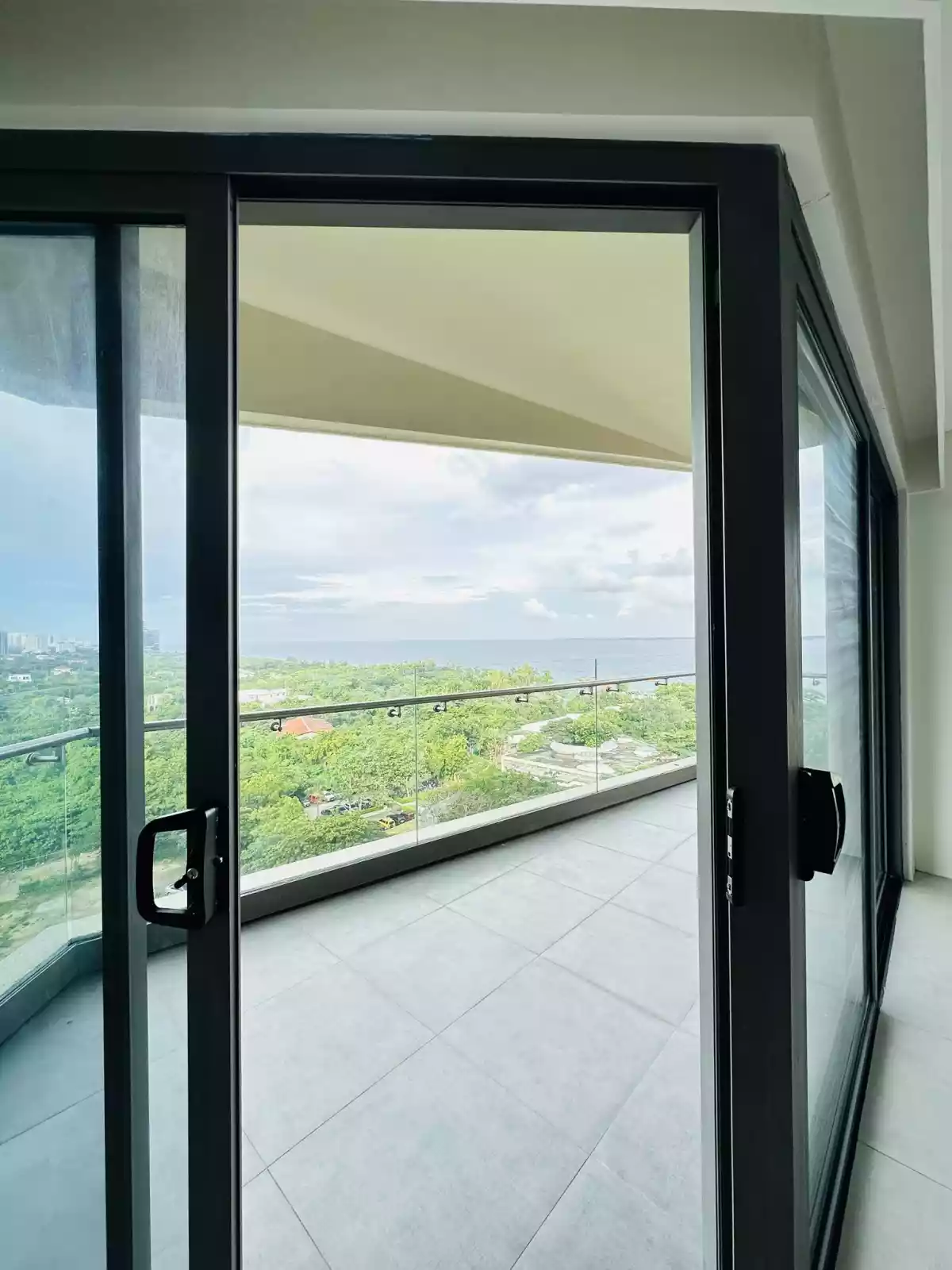 Tambuli Seaside Living — 2 Bedrooms in Maribago, Mactan Island, Lapu-lapu — Photo 4