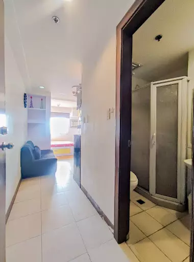 FOR LEASE | SEMI-FURNISHED STUDIO UNIT at Ridgewood — Studio in Carlos P. Garcia Avenue, Taguig, Metro Manila — Photo 4