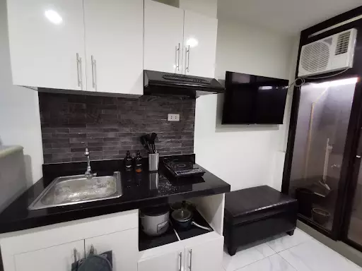 Open photo 27 of 37 — Fully furnished modern minimalist studio for rent in Capitol