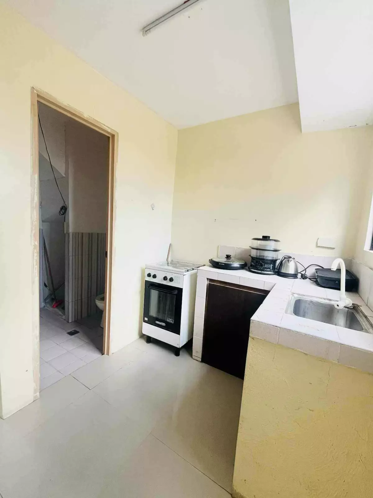 AFFORDABLE HOUSE & LOT AT CASAMIRA LINAO MINGLANILLA — House and Lot in Minglanilla, Cebu, Philippines — Photo 4
