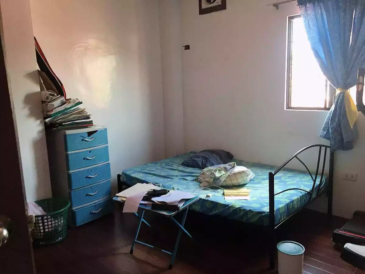 Open photo 11 of 12 — Residential property 