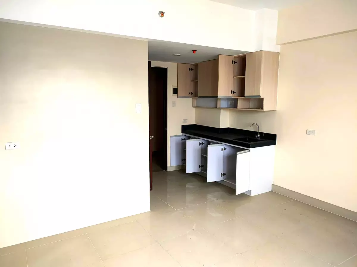 EAGLES NEST STUDIO UNIT FOR SALE