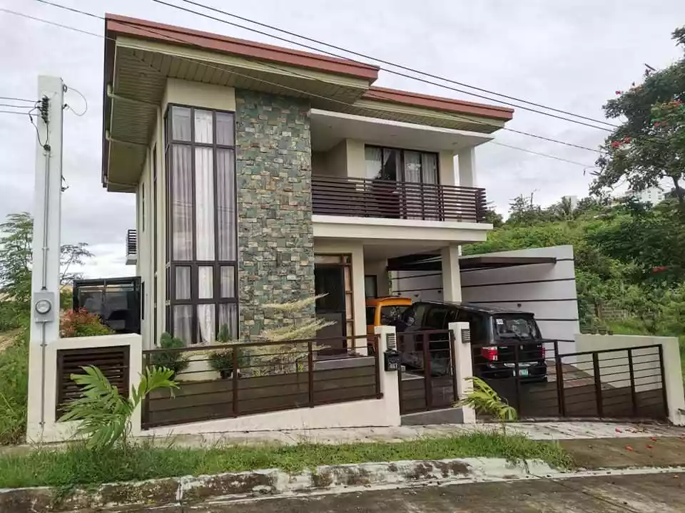 Very Elegant House for Sale situated in an overlooking view of Talisay City Cebu  - photo 2