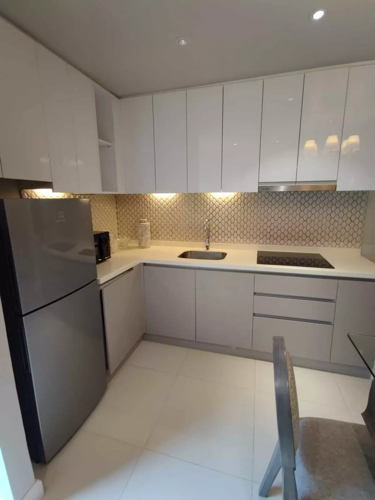 2 Bedroom corner  unit  at 38 park for assume 