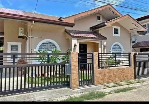FOR SALE SPACIOUS BUNGALOW IN COLLINWOOD, MACTAN, CEBU — House and Lot in Lapu-Lapu City, Cebu, Philippines — Photo 2
