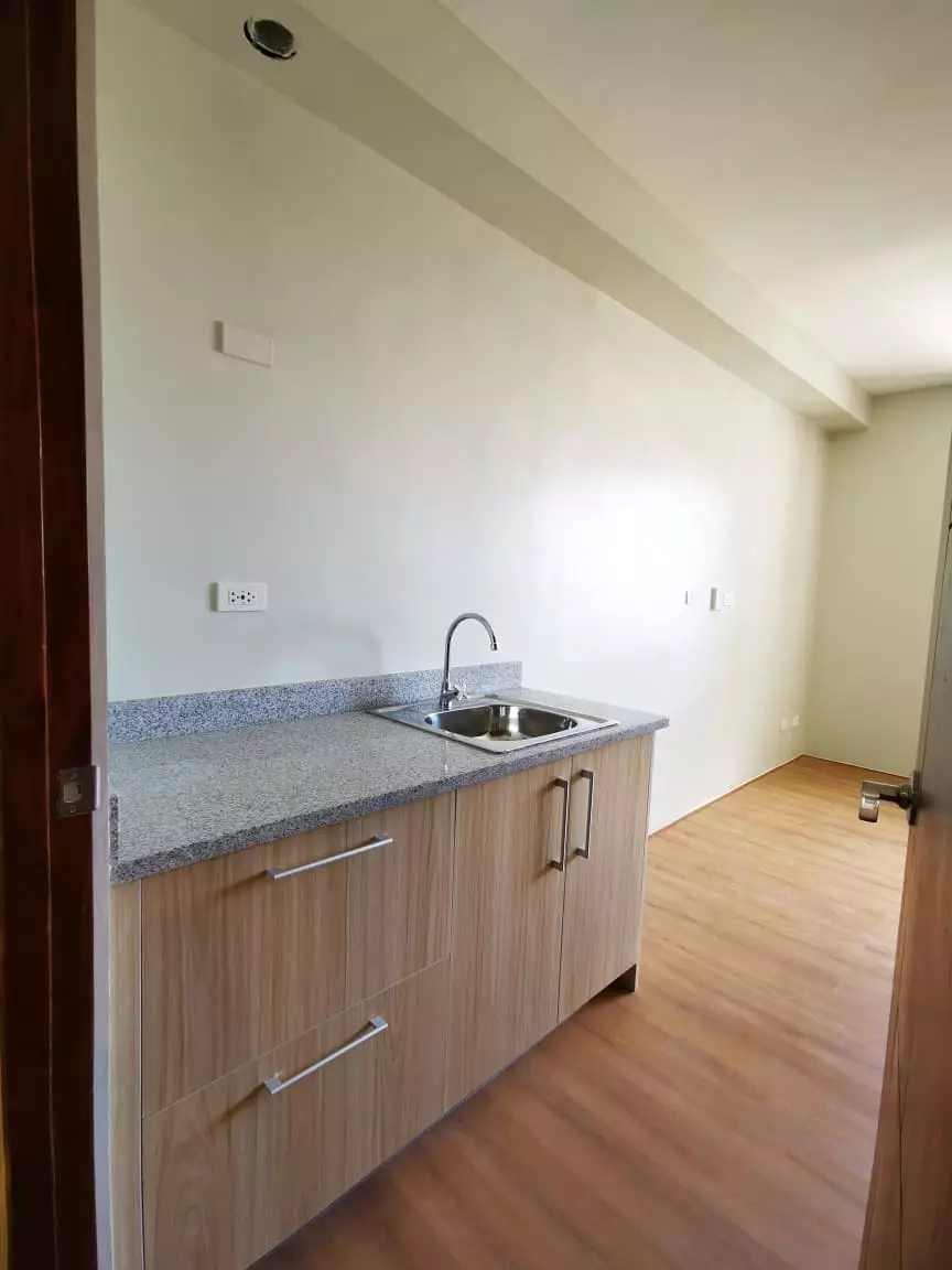 PRIME LOCATION, GREAT AMENITIES MOST AFFORDABLE STUDIO - photo 4