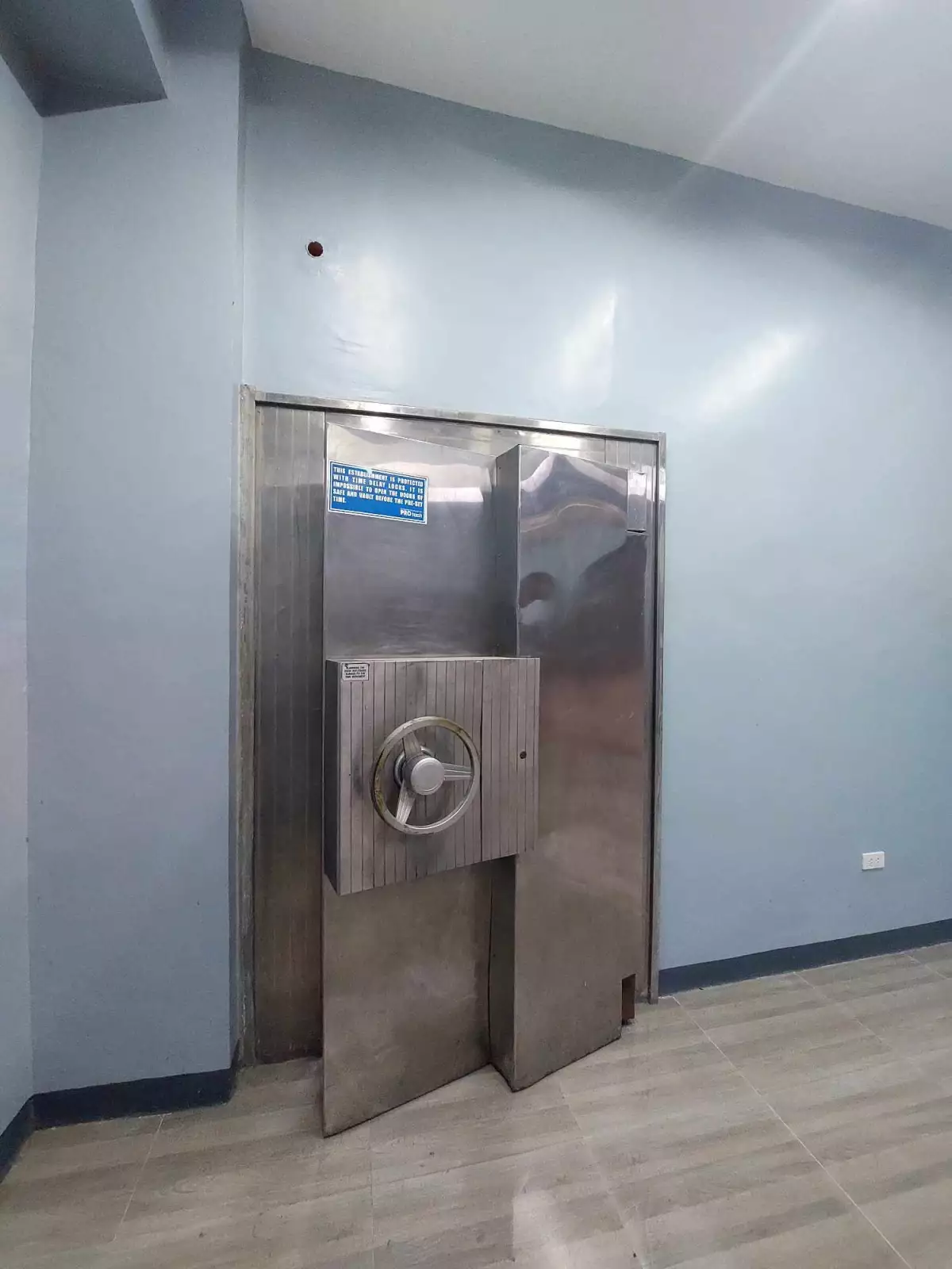 FOR SALE or RENT — Warehouse in Araneta Avenue, Bacolod, Negros Occidental — Photo 6