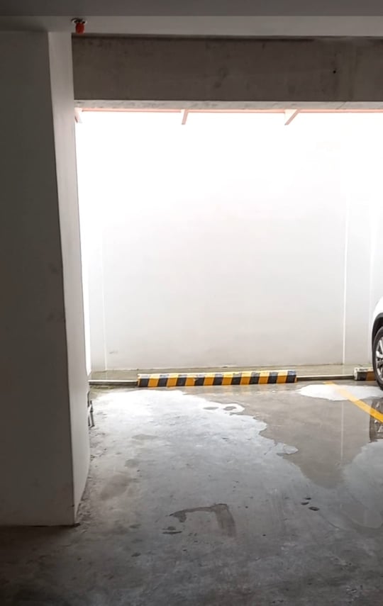 Open photo 11 of 11 — RFO: Studio Unit with Parking 800,000.00
