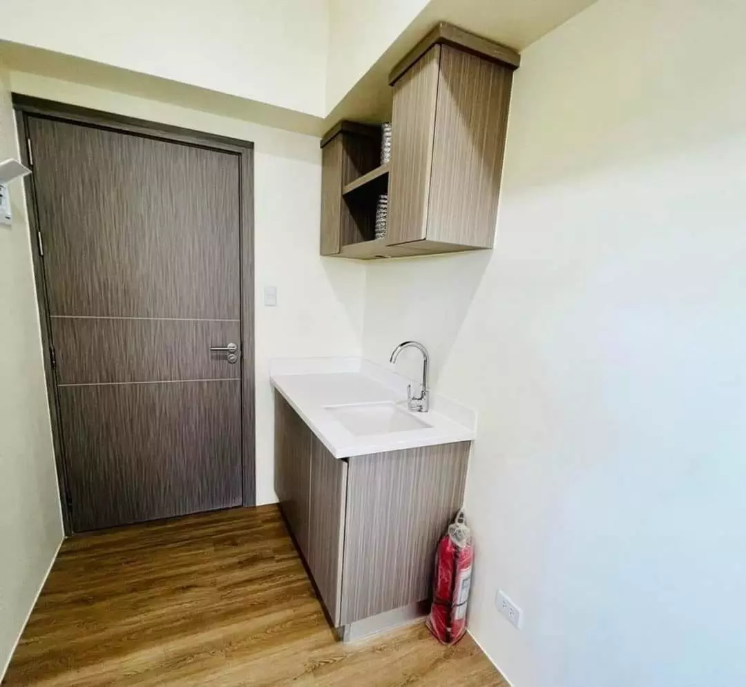 Northwoods Place - Studio w/ Parking — Penthouse — Photo 6