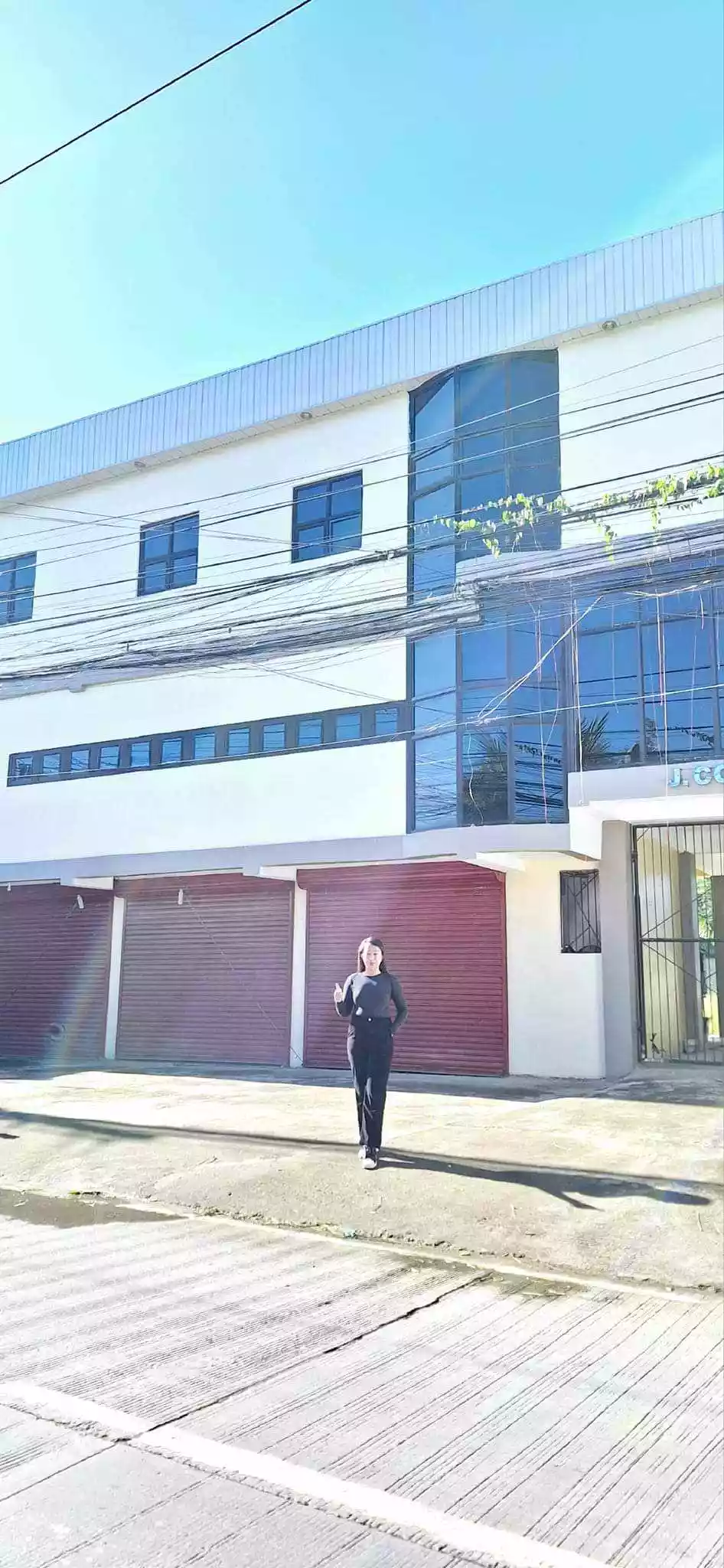 COMMERCIAL SPACES FOR RENT - photo 2
