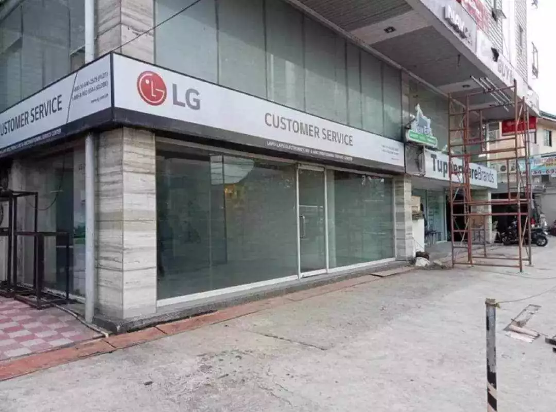 COMMERCIAL SPACE FOR RENT - photo 7