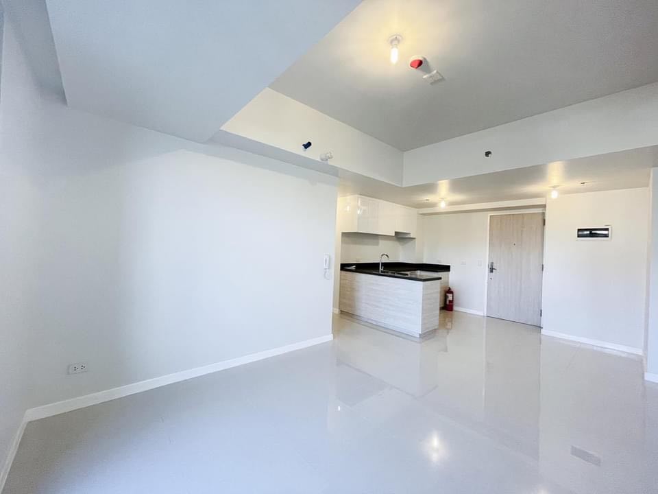 Sacrifice Sale 2BR unit in Mandani Bay Cebu — 2 Bedrooms in F.E. Zuellig Avenue, Mandaue City, Philippines — Photo 2