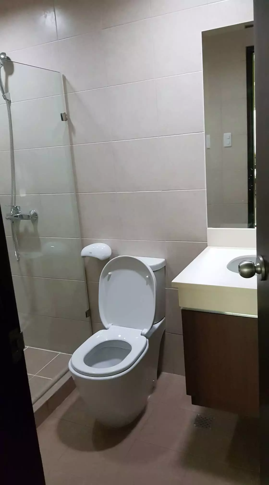 Open photo 14 of 20 — 3 Bedroom Unit in Padgett Place