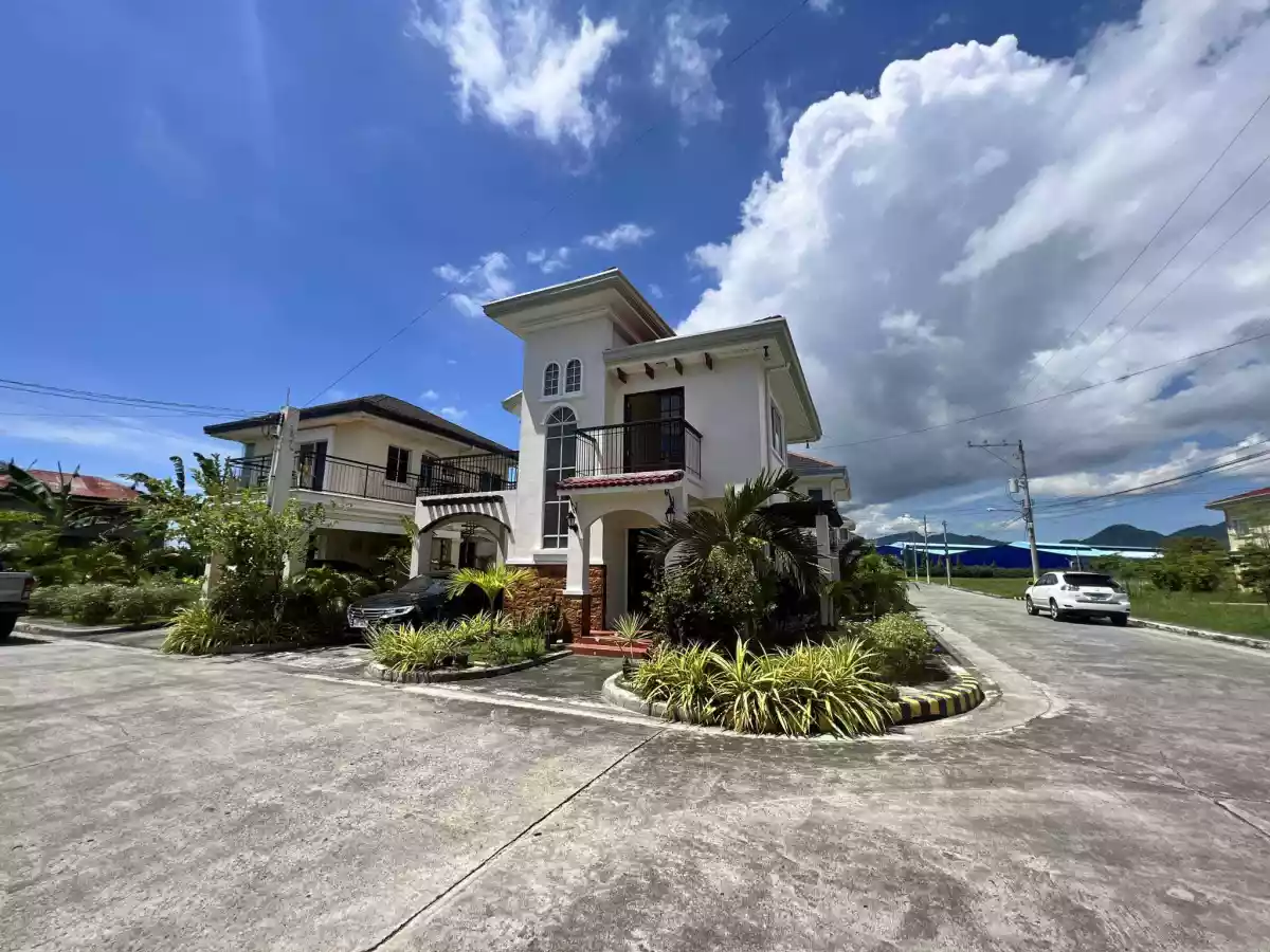 Beautiful House and Lot in MInglanilla - photo 5