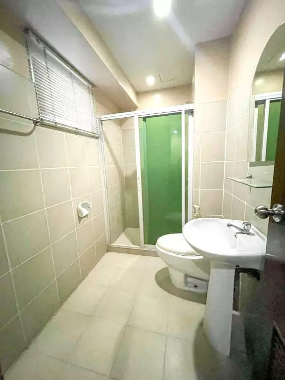 SEMI-FURNISHED 1BR UNIT FOR RENT at Ridgewood Towers   - photo 5