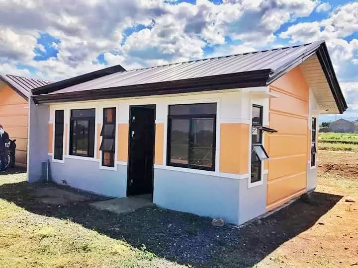 HOUSE AND LOT FOR ASSUME (DECA HOMES TALOMO)