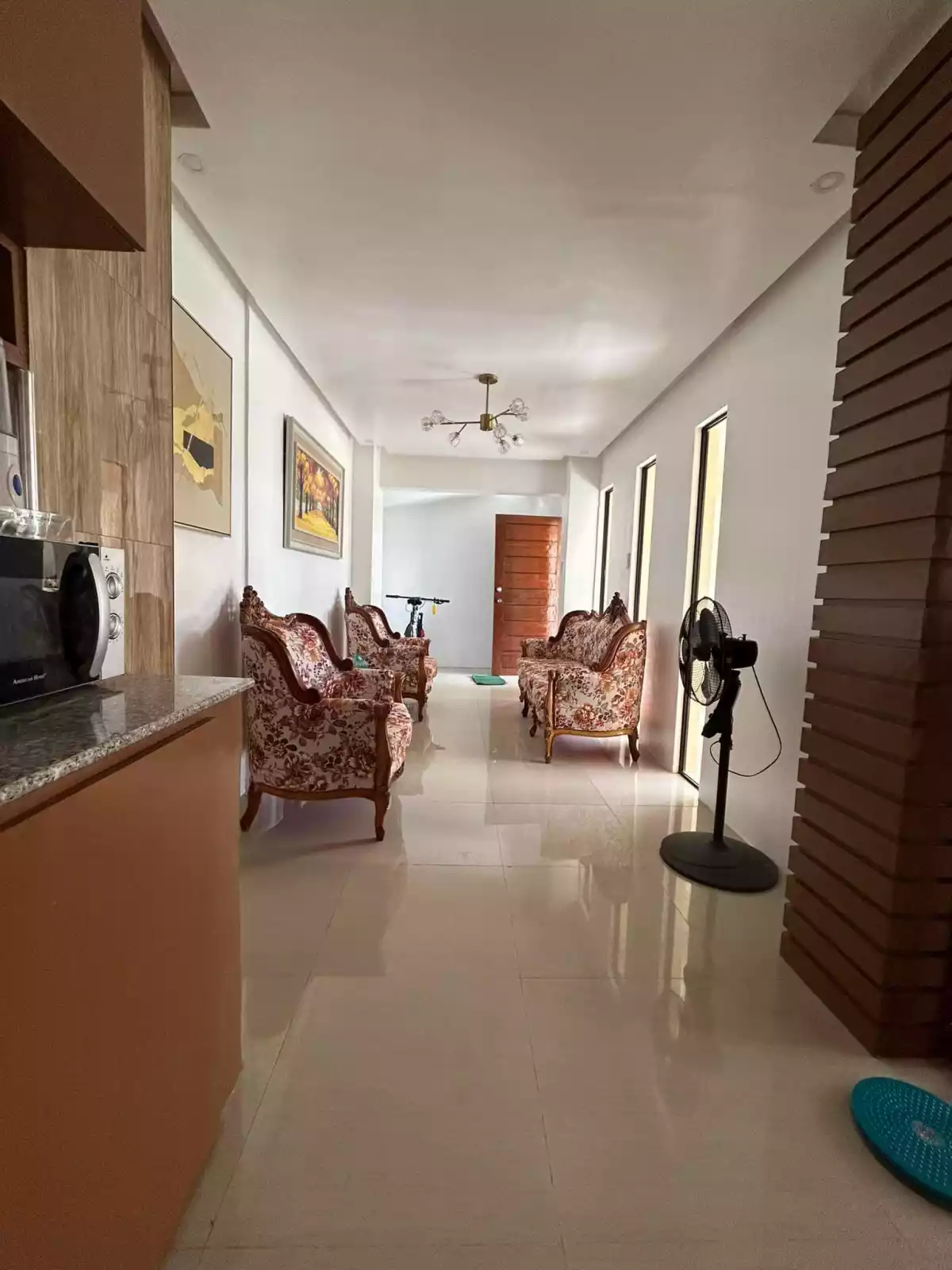 Rush Sacrifice Sale House & Lot — House and Lot in Iloilo City, Iloilo, Philippines — Photo 2