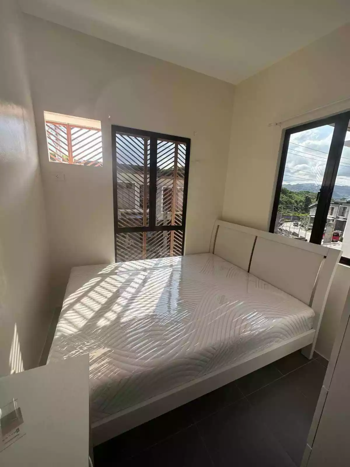 ASSUME HOUSE and LOT in AMOA 850K ONLY — House and Lot in Compostela, Cebu, Philippines — Photo 2