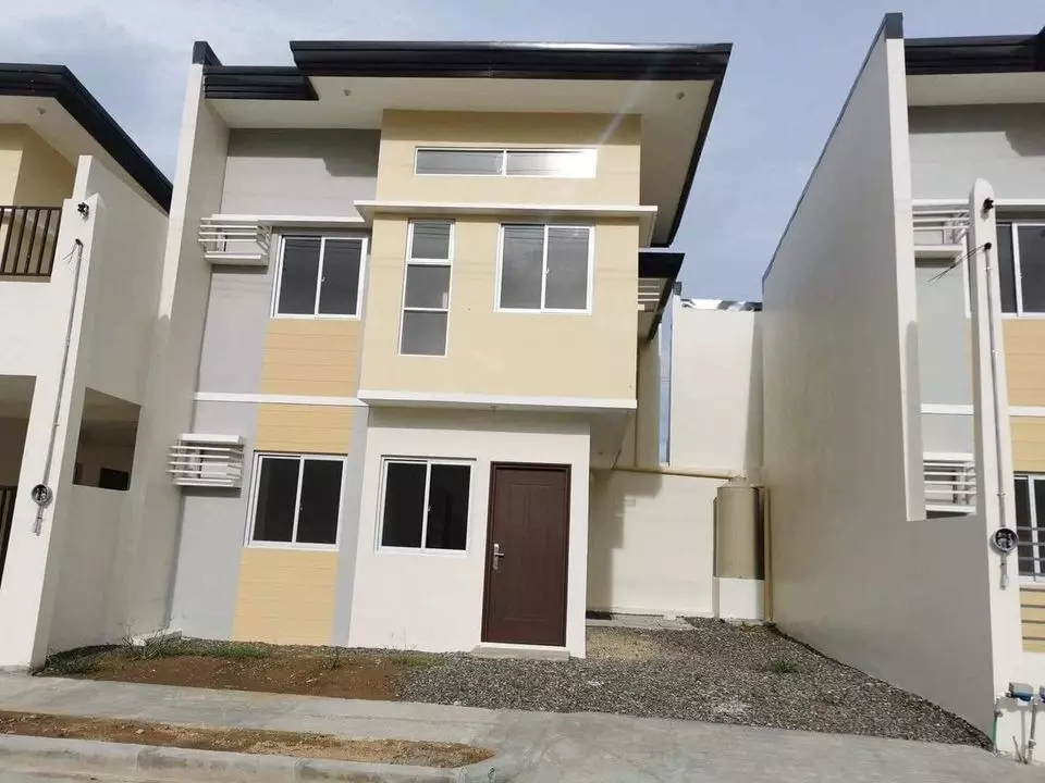 DIAMOND HEIGHTS FLORENTINE CORNER UNIT FOR SALE!