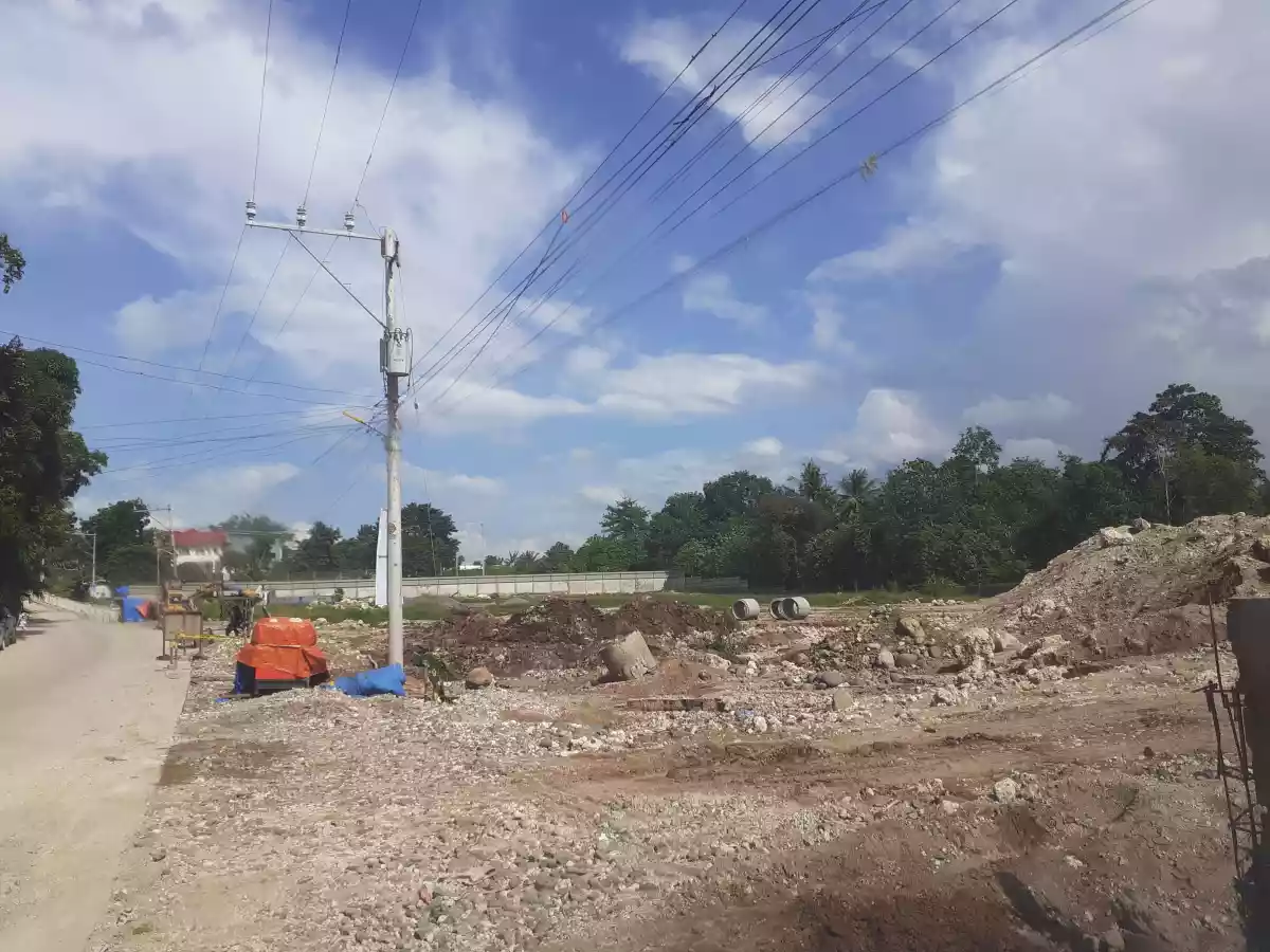 Commercial Lot @ lumbia CDO along the high way infront of Justine Heights — Space in Cagayan de Oro, Misamis Oriental, Philippines — Photo 3
