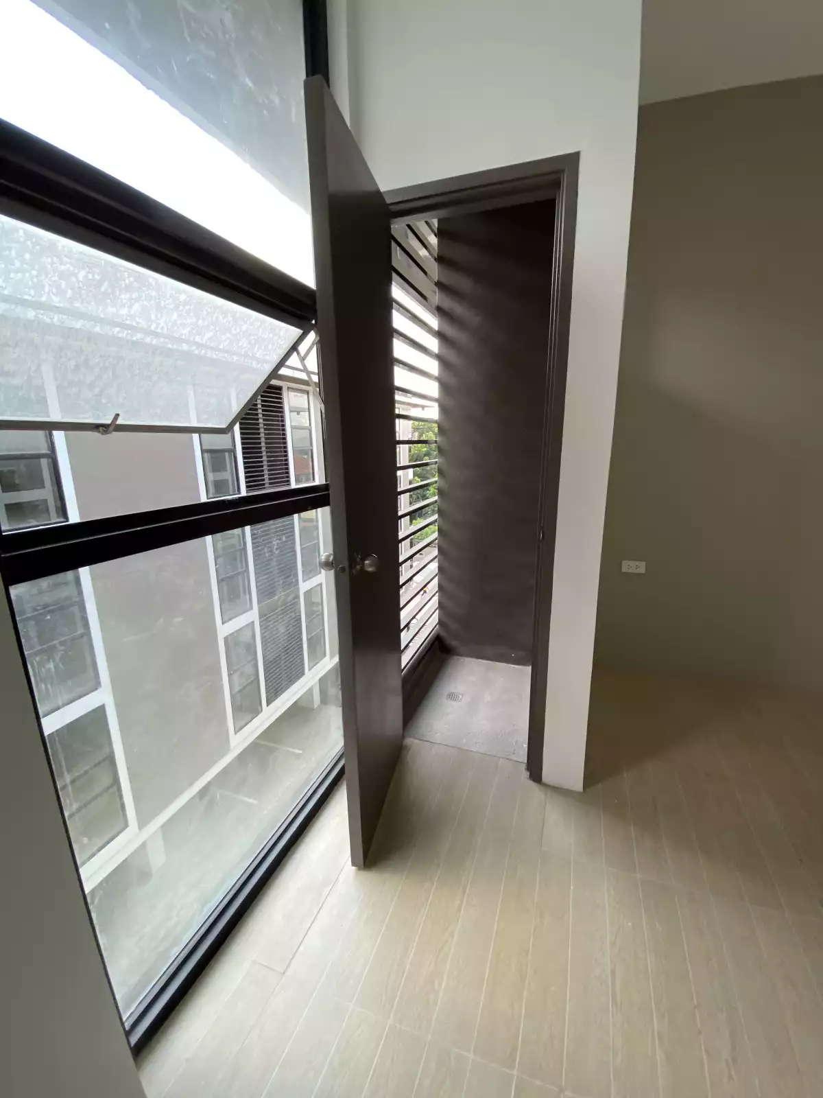 Home Office Condofor Rent Mandaue Cirty Cebu - photo 6