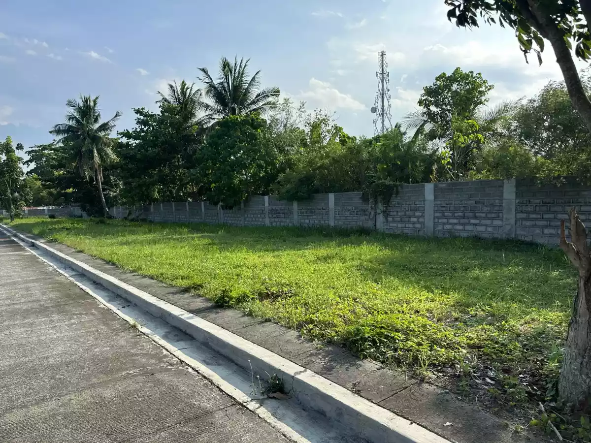 COLINAS LOT FOR SALE — Residential Lot in General Santos City, South Cotabato, Philippines — Photo 3