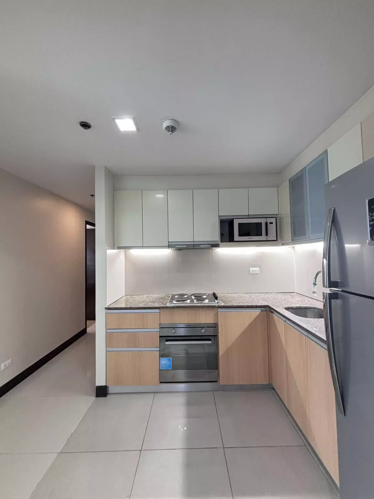 FOR SALE 2BR Spacious Condo with Maids Quarter in Mactan Newtown  - photo 5