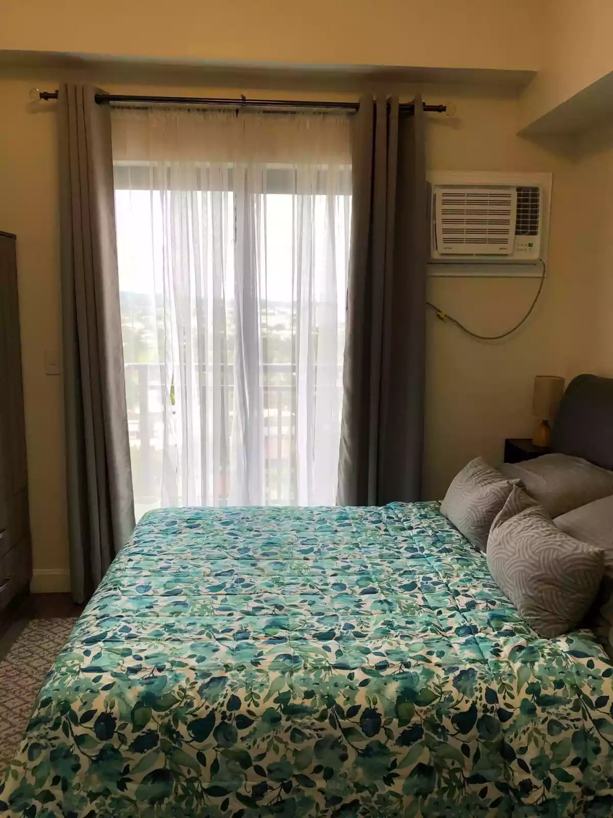 Grand Residences for Rent — Studio in Pres. Roxas Street, Cebu City, Cebu — Photo 2
