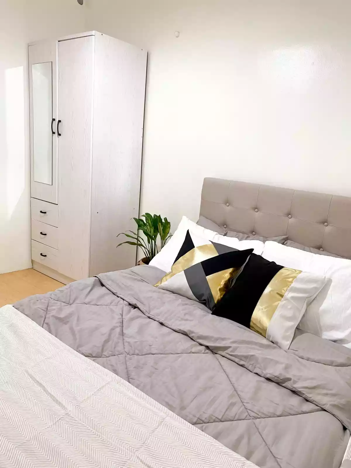Spacious, fully furnished 2 bedroom unit