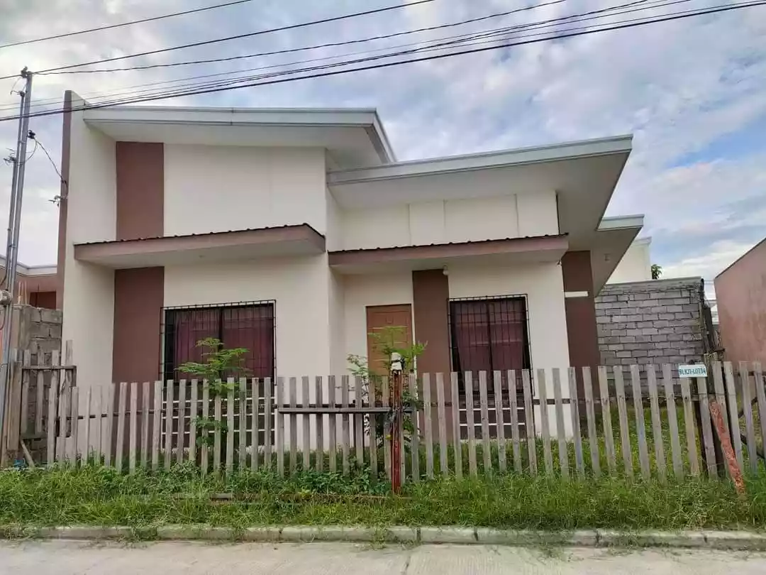 Vivienne Heights Subd. House for Assumr — House and Lot in General Santos City, South Cotabato, Philippines — Photo 2