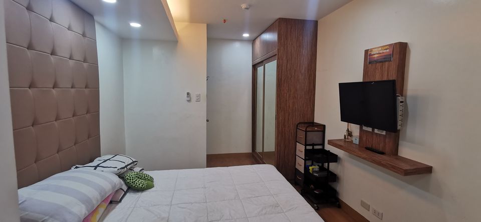 RUSH SALE 2BR FULLY FURNISHED CONDO UNIT NEAR ABS CBN QUEZON CITY - photo 2
