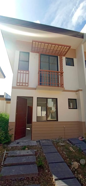 FOR Assume RUSH Townhouse Ph2A End Unit CASA MIRA NAGA