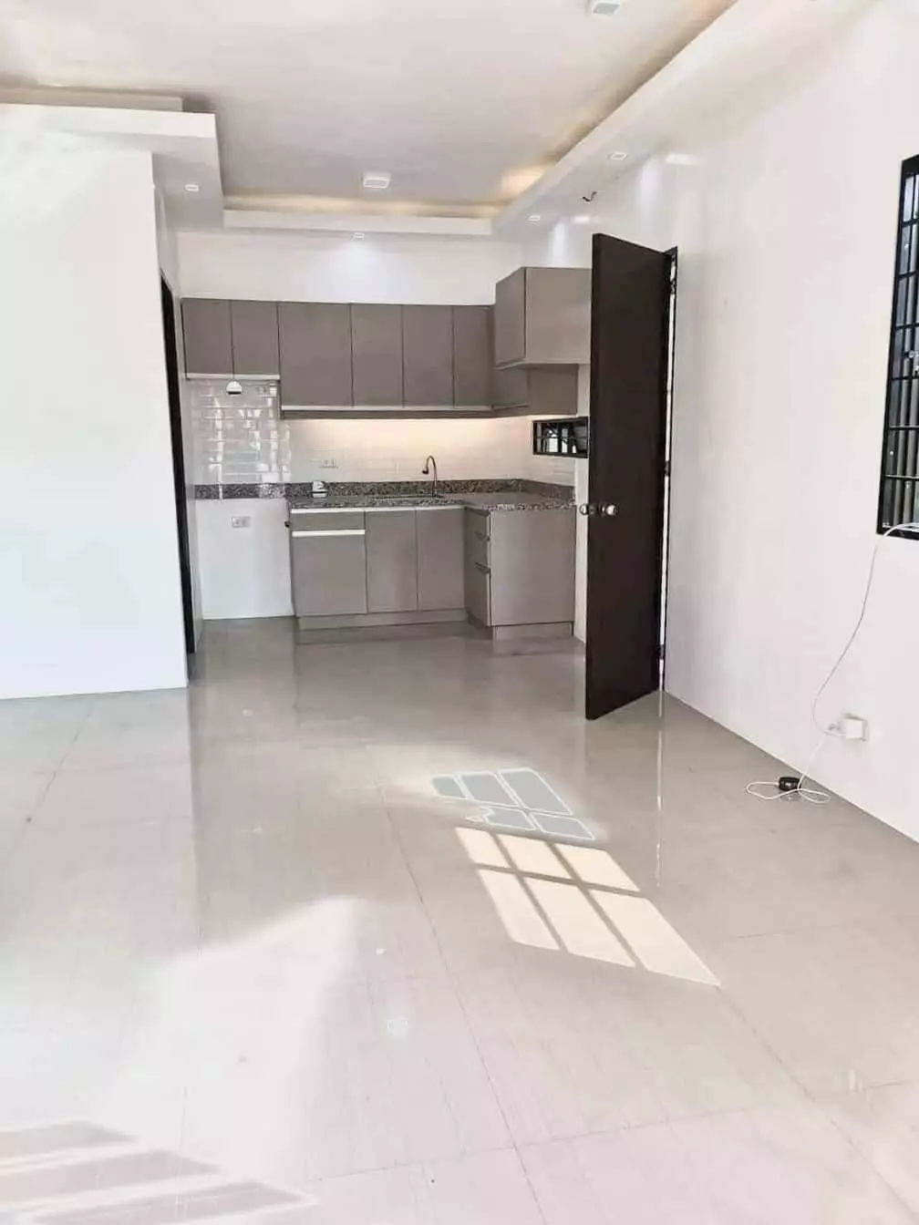 RUSH SALE: SMART FULLY FURNISH HOME @MIDORI PLAINS MINGLANILLA — House and Lot in Tungkop Road, Minglanilla, Cebu — Photo 5