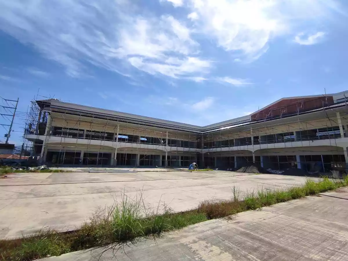 COMMERCIAL AND OFFICE SPACE FOR RENT WITH WIDE PARKING SPACE, ALONG THE HIGHWAY IN CAGAYAN DE ORO CITY — Space in Cagayan de Oro, Misamis Oriental, Philippines — Photo 6
