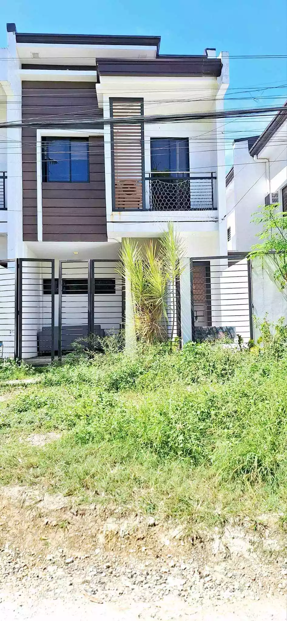 TWO-STOREY HOUSE FOR RENT - photo 3