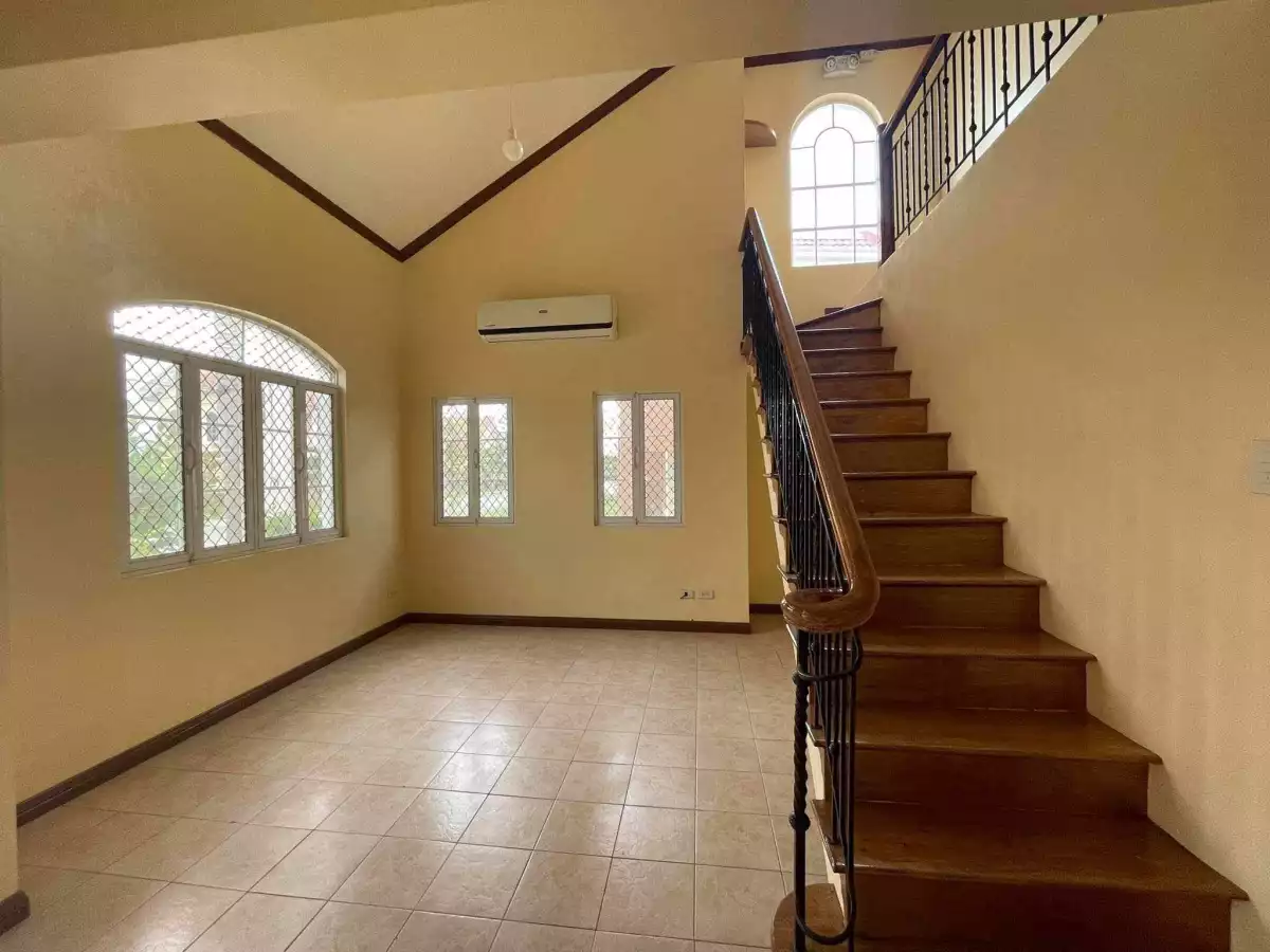 For Sale House and Lot in Corona Del Mar - photo 4