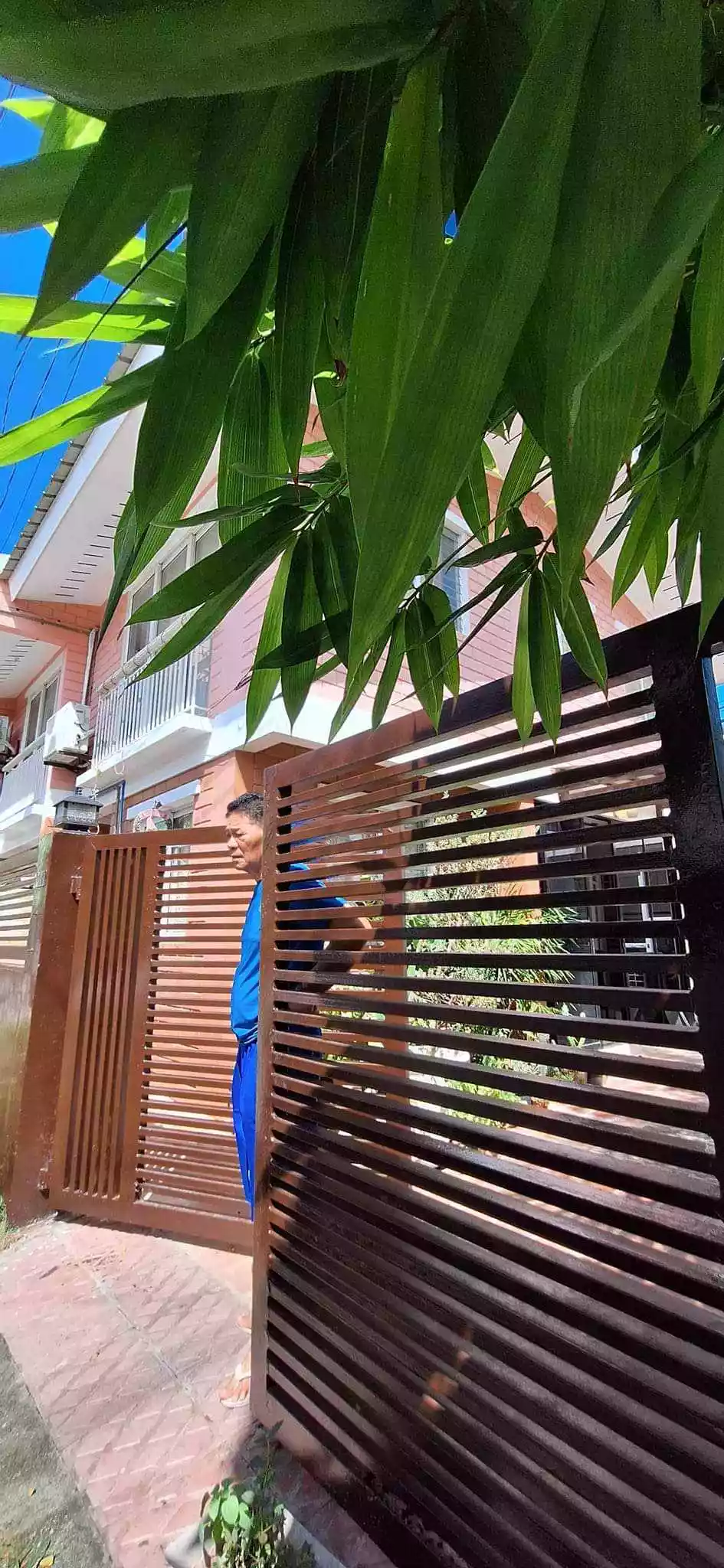 TWO-STOREY HOUSE FOR RENT - photo 5