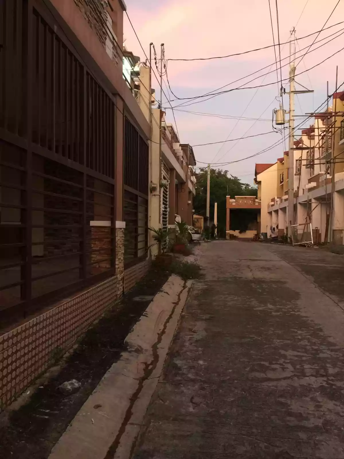 Open photo 15 of 15 — 3 Storey Townhouse BF Homes ParaÃ±aque City