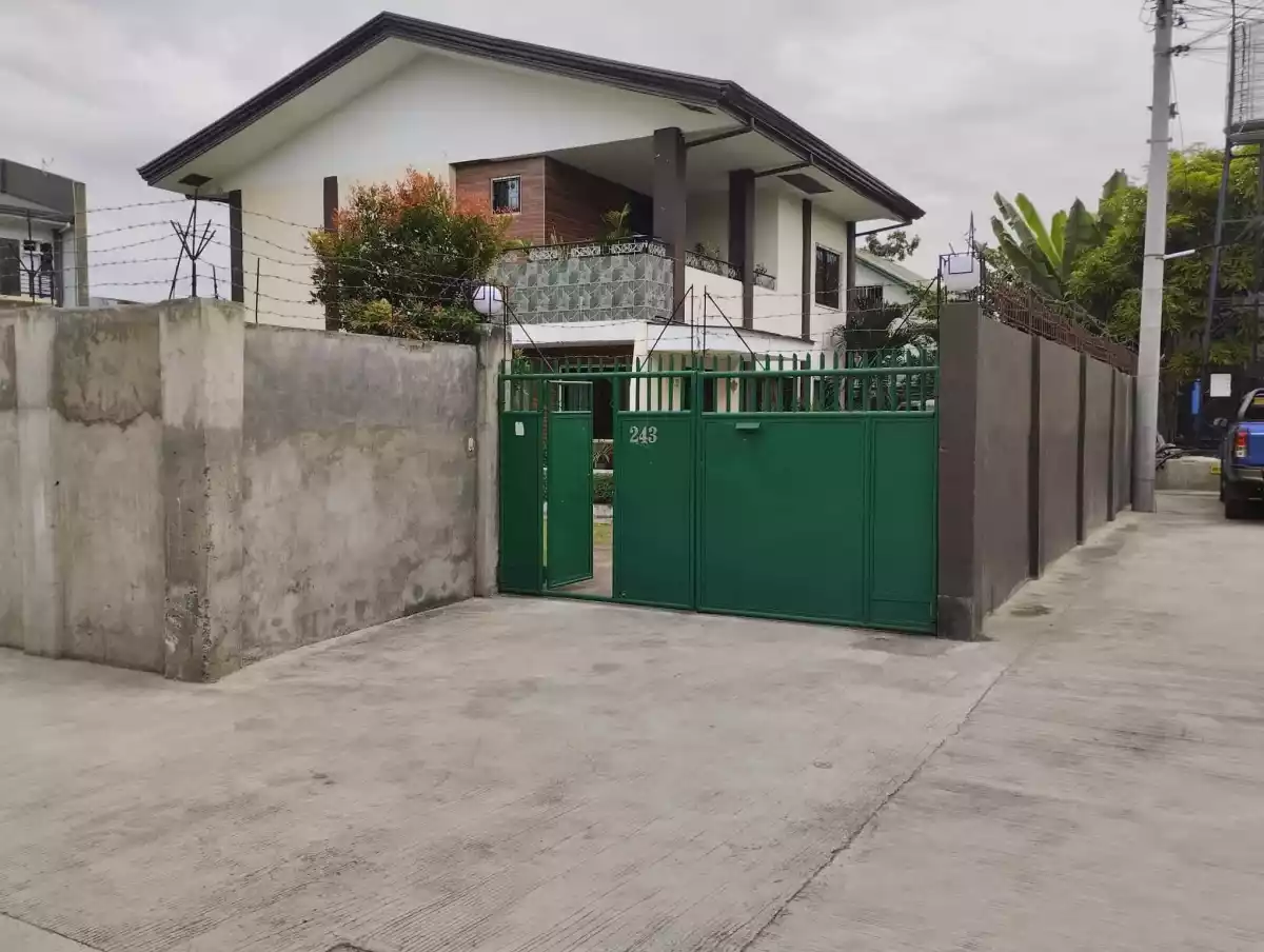 Open photo 17 of 17 — HOUSE & LOT FOR SALE‼ï¸