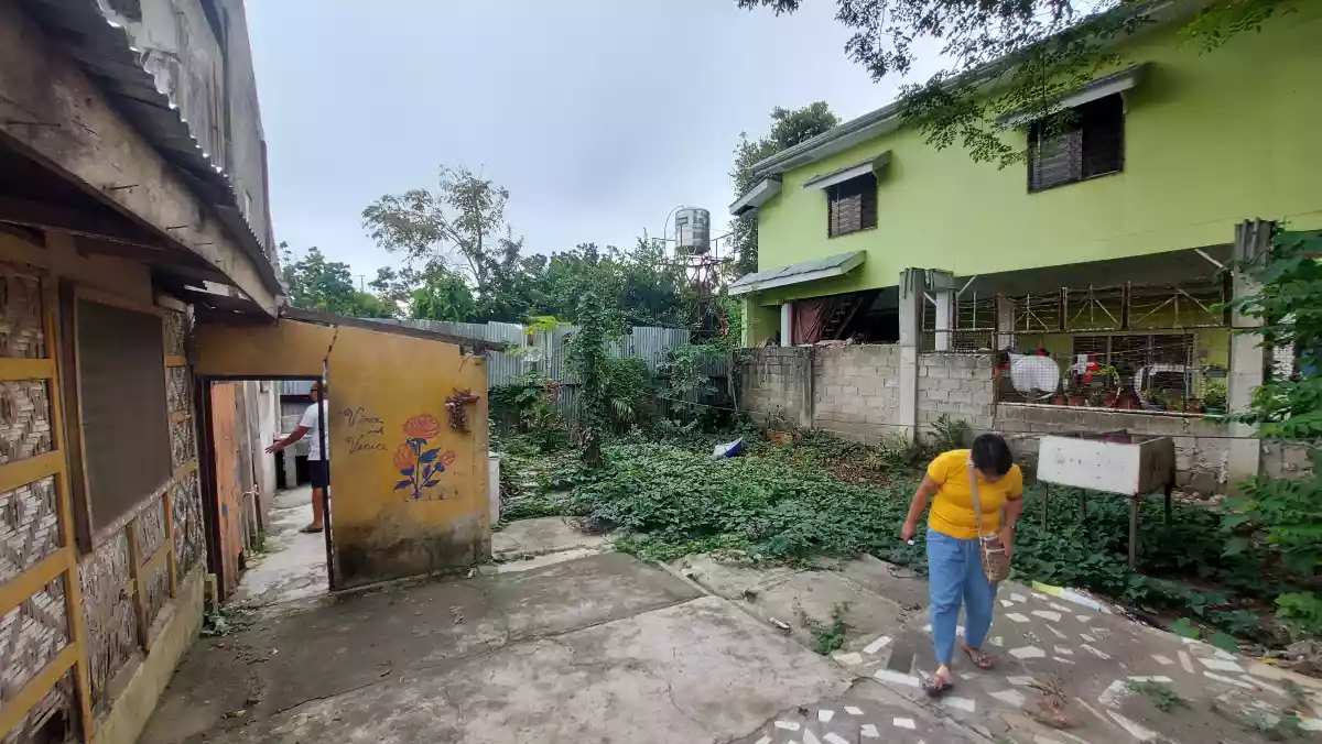 FOR LEASE LOT WITH OLD HOUSE - photo 3